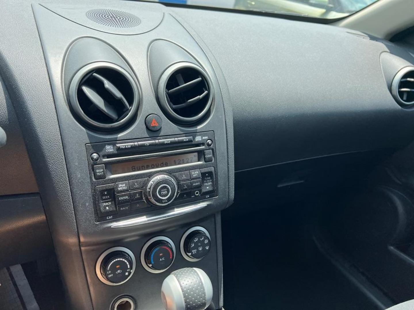 2014 SILVER NISSAN ROGUE SELECT S (JN8AS5MT1EW) with an 2.5L engine, Continuously Variable transmission, located at 2929 9th St. West, Bradenton, 34205, (941) 242-2810, 27.473591, -82.570679 - Photo#10