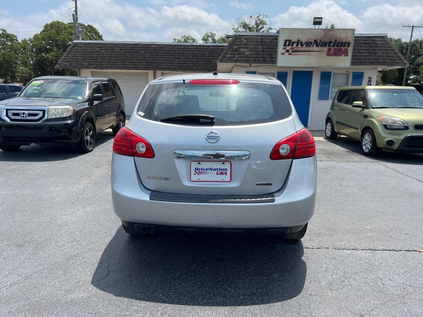 2014 SILVER NISSAN ROGUE SELECT S (JN8AS5MT1EW) with an 2.5L engine, Continuously Variable transmission, located at 2929 9th St. West, Bradenton, 34205, (941) 242-2810, 27.473591, -82.570679 - Photo#5