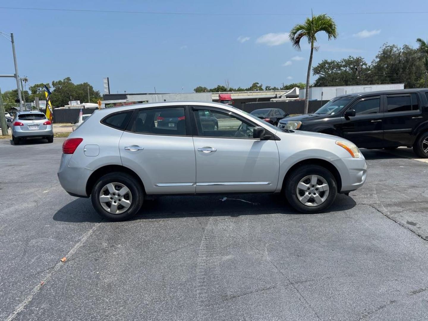 2014 SILVER NISSAN ROGUE SELECT S (JN8AS5MT1EW) with an 2.5L engine, Continuously Variable transmission, located at 2929 9th St. West, Bradenton, 34205, (941) 242-2810, 27.473591, -82.570679 - Photo#7