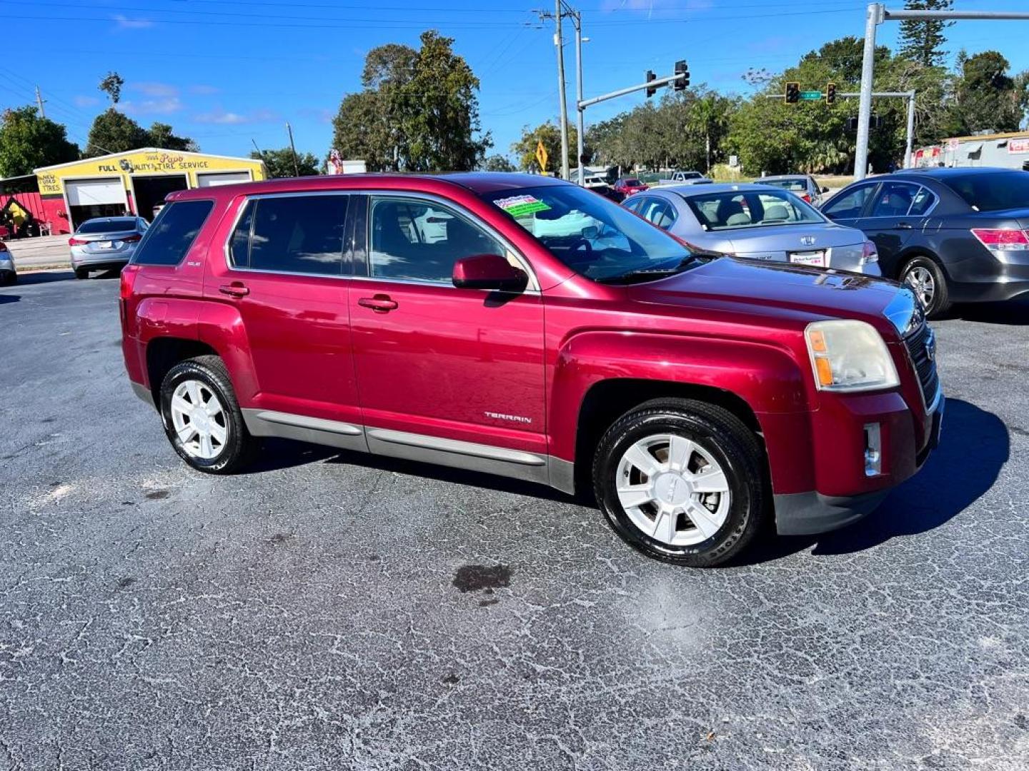 2012 RED GMC TERRAIN SLE (2GKALMEK1C6) with an 2.4L engine, Automatic transmission, located at 2929 9th St. West, Bradenton, 34205, (941) 242-2810, 27.473591, -82.570679 - Photo#1