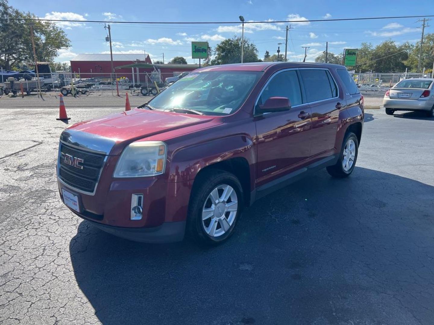 2012 RED GMC TERRAIN SLE (2GKALMEK1C6) with an 2.4L engine, Automatic transmission, located at 2929 9th St. West, Bradenton, 34205, (941) 242-2810, 27.473591, -82.570679 - Photo#3