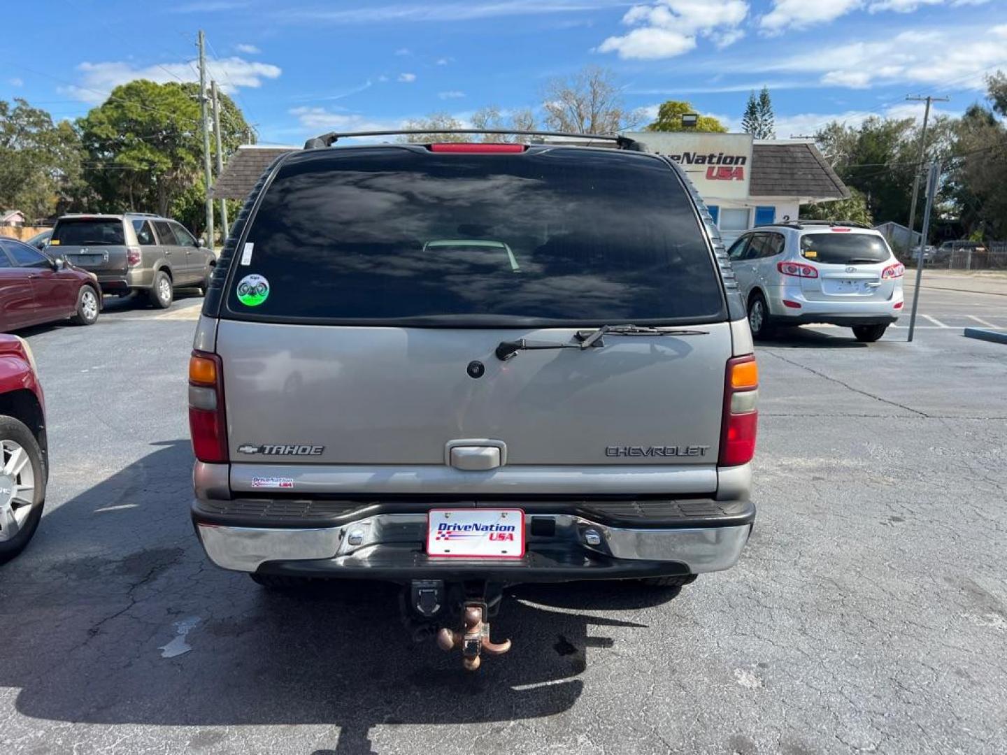 2000 TAN CHEVROLET TAHOE 1500 (1GNEK13T6YJ) with an 5.3L engine, Automatic transmission, located at 2929 9th St. West, Bradenton, 34205, (941) 242-2810, 27.473591, -82.570679 - Photo#10