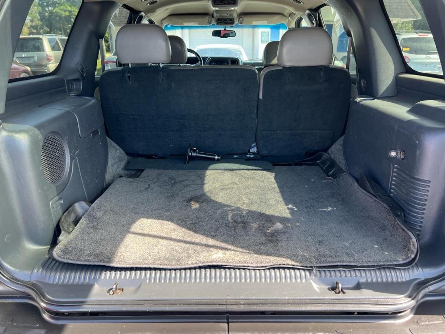 2000 TAN CHEVROLET TAHOE 1500 (1GNEK13T6YJ) with an 5.3L engine, Automatic transmission, located at 2929 9th St. West, Bradenton, 34205, (941) 242-2810, 27.473591, -82.570679 - Photo#12