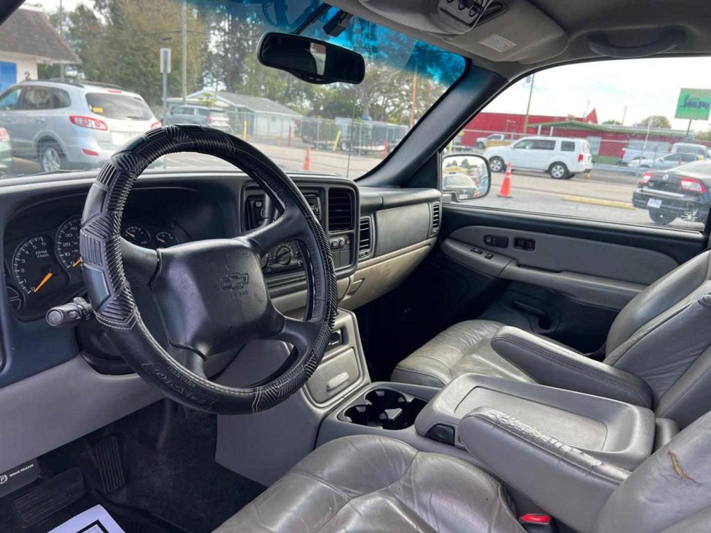 2000 TAN CHEVROLET TAHOE 1500 (1GNEK13T6YJ) with an 5.3L engine, Automatic transmission, located at 2929 9th St. West, Bradenton, 34205, (941) 242-2810, 27.473591, -82.570679 - Photo#6