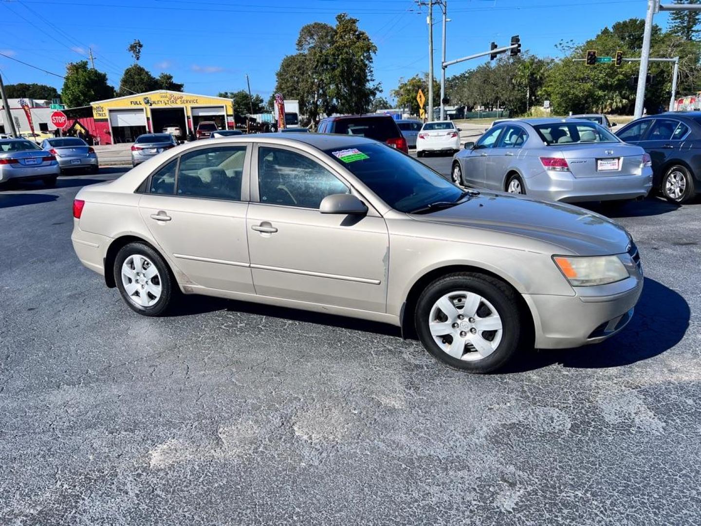 2009 TAN HYUNDAI SONATA GLS (5NPET46C89H) with an 2.4L engine, Automatic transmission, located at 2929 9th St. West, Bradenton, 34205, (941) 242-2810, 27.473591, -82.570679 - Photo#0