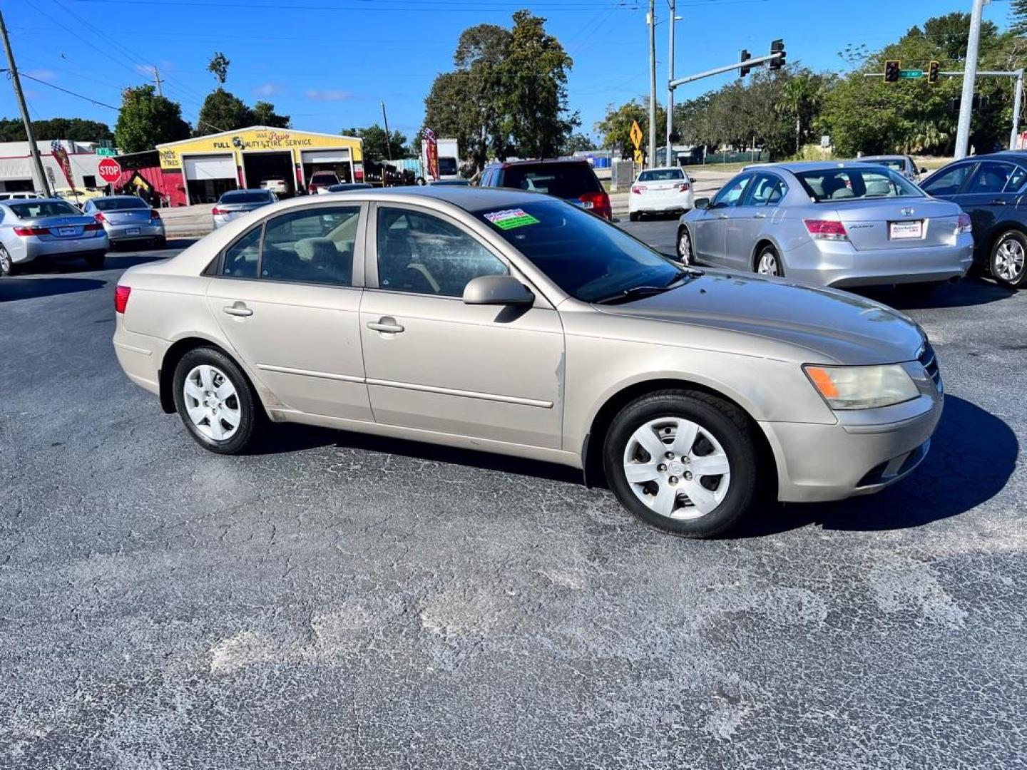 2009 TAN HYUNDAI SONATA GLS (5NPET46C89H) with an 2.4L engine, Automatic transmission, located at 2929 9th St. West, Bradenton, 34205, (941) 242-2810, 27.473591, -82.570679 - Photo#1