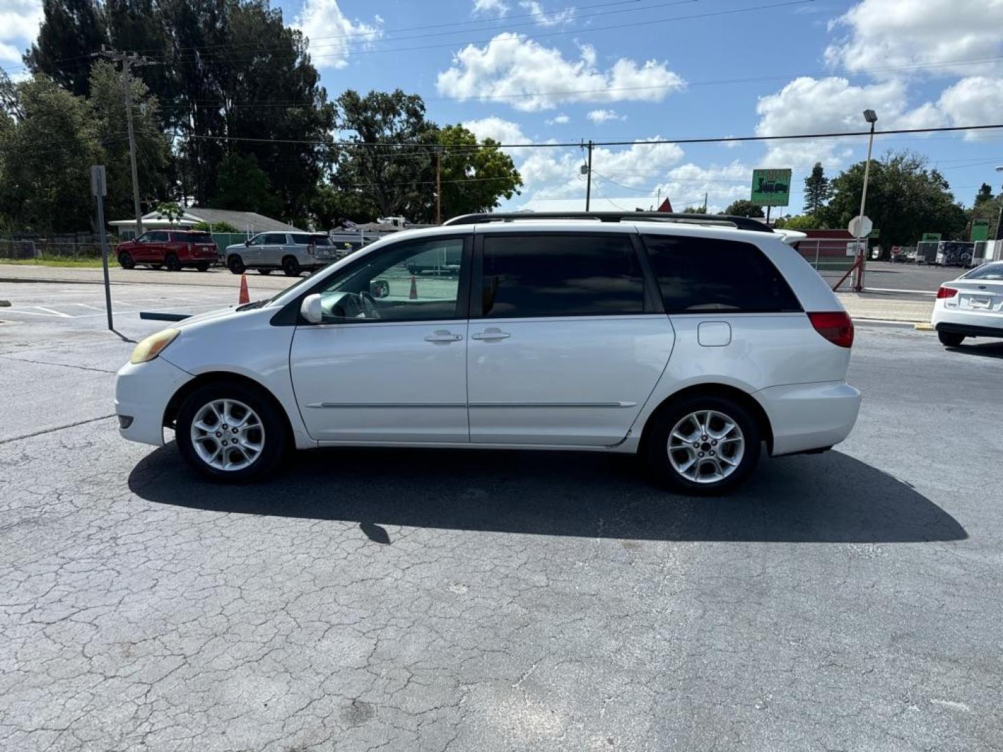 2005 WHITE TOYOTA SIENNA XLE (5TDZA22C45S) with an 3.3L engine, Automatic transmission, located at 2929 9th St. West, Bradenton, 34205, (941) 242-2810, 27.473591, -82.570679 - Thanks for inquring into DriveNation USA! All vehicles listed can be viewed at www.drivenationusa.com for vehicle history reports and additonal info. We cannot quote any terms such as down payments or monthly payments without an application. You can apply directly at www.drivenationusa.com or by con - Photo#4