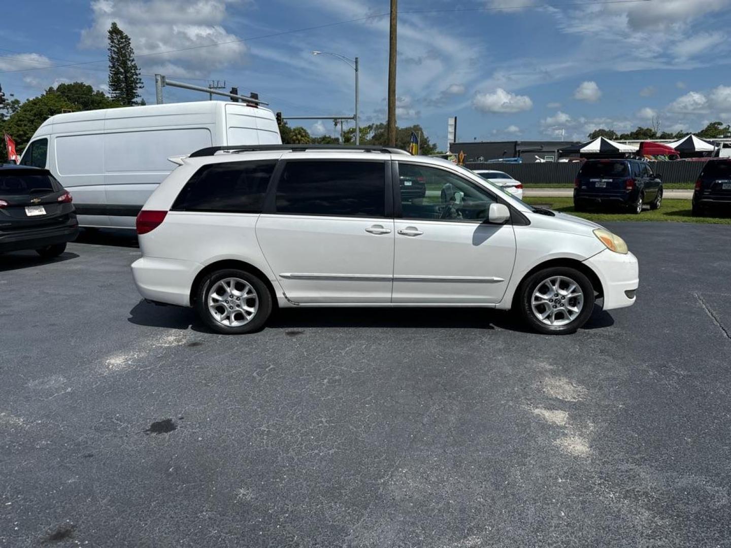 2005 WHITE TOYOTA SIENNA XLE (5TDZA22C45S) with an 3.3L engine, Automatic transmission, located at 2929 9th St. West, Bradenton, 34205, (941) 242-2810, 27.473591, -82.570679 - Thanks for inquring into DriveNation USA! All vehicles listed can be viewed at www.drivenationusa.com for vehicle history reports and additonal info. We cannot quote any terms such as down payments or monthly payments without an application. You can apply directly at www.drivenationusa.com or by con - Photo#7