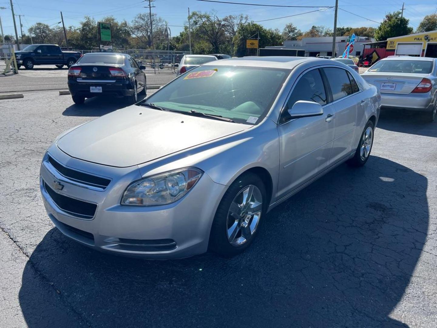 2011 SILVER CHEVROLET MALIBU 1LT (1G1ZC5E18BF) with an 2.4L engine, Automatic transmission, located at 2929 9th St. West, Bradenton, 34205, (941) 242-2810, 27.473591, -82.570679 - Photo#3