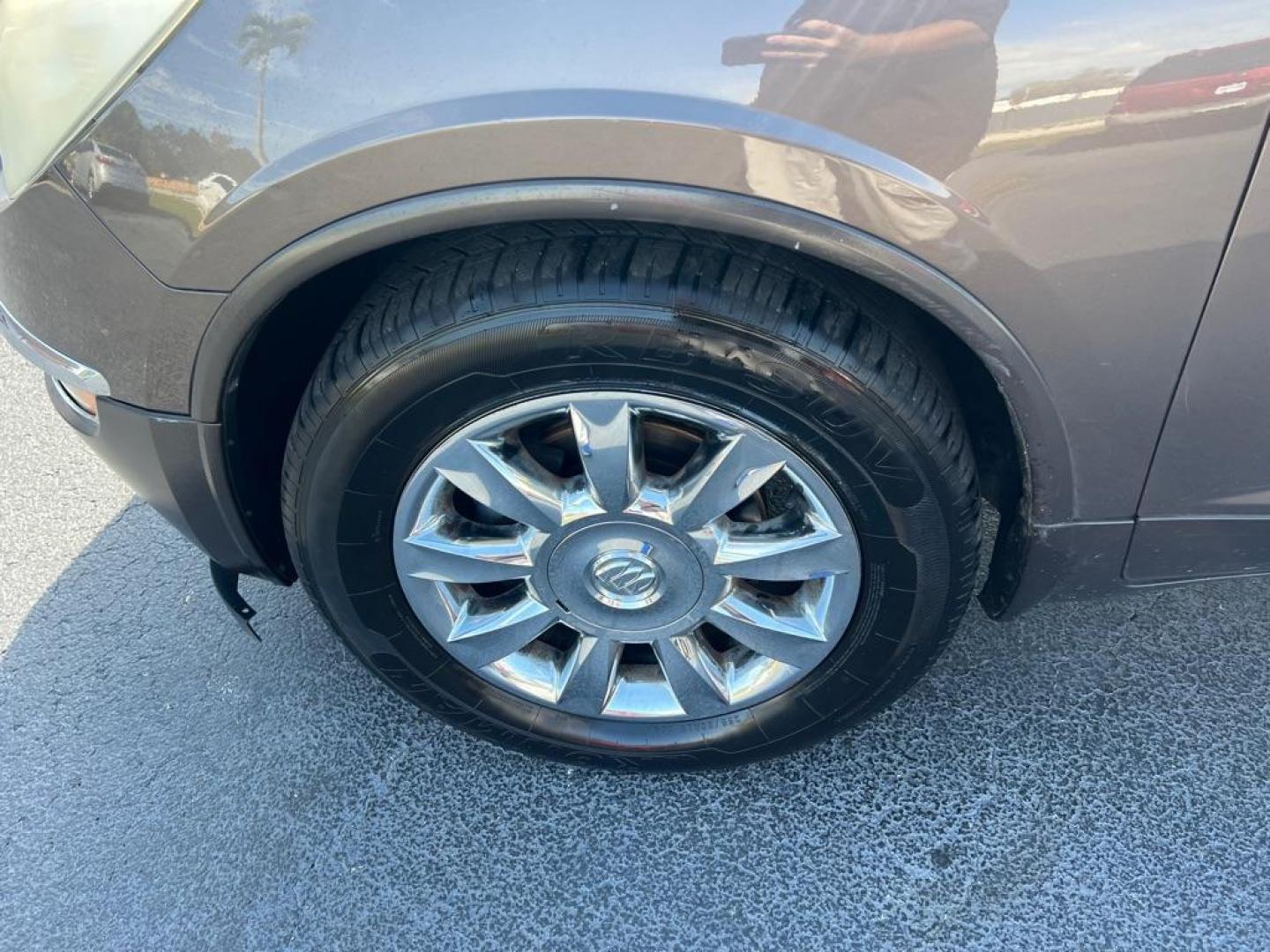 2012 BROWN BUICK ENCLAVE (5GAKRCED0CJ) with an 3.6L engine, Automatic transmission, located at 2929 9th St. West, Bradenton, 34205, (941) 242-2810, 27.473591, -82.570679 - Photo#9