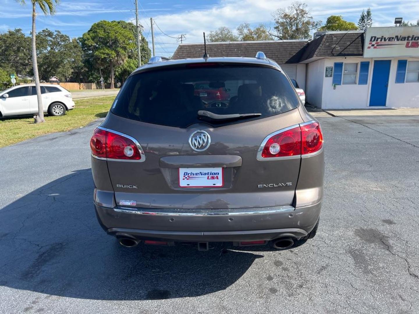 2012 BROWN BUICK ENCLAVE (5GAKRCED0CJ) with an 3.6L engine, Automatic transmission, located at 2929 9th St. West, Bradenton, 34205, (941) 242-2810, 27.473591, -82.570679 - Photo#6