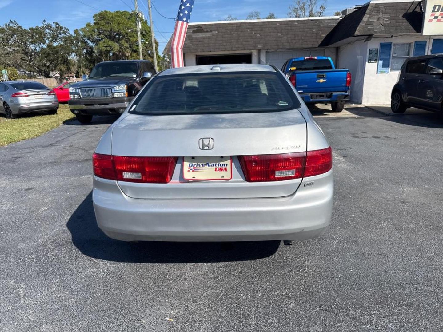 2005 SILVER HONDA ACCORD EX (1HGCM665X5A) with an 3.0L engine, Automatic transmission, located at 2929 9th St. West, Bradenton, 34205, (941) 242-2810, 27.473591, -82.570679 - Thanks for inquring into DriveNation USA! All vehicles listed can be viewed at www.drivenationusa.com for vehicle history reports and additonal info. We cannot quote any terms such as down payments or monthly payments without an application. You can apply directly at www.drivenationusa.com or by con - Photo#6