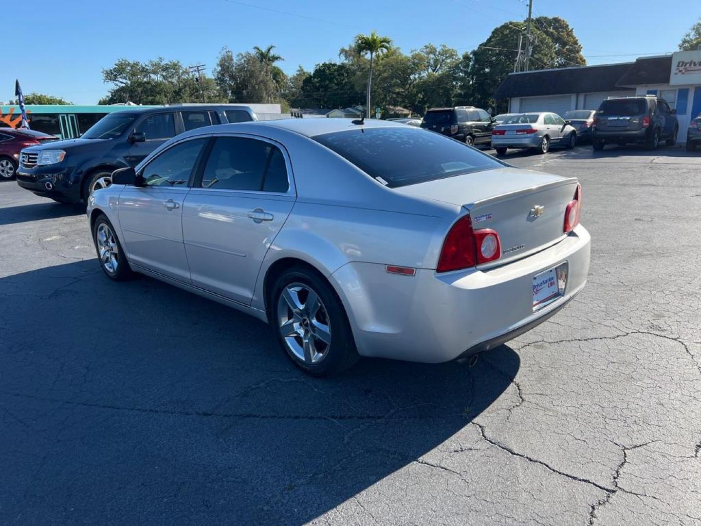 2010 SILVER CHEVROLET MALIBU 1LT (1G1ZC5EB2AF) with an 2.4L engine, Automatic transmission, located at 2929 9th St. West, Bradenton, 34205, (941) 242-2810, 27.473591, -82.570679 - Photo#5