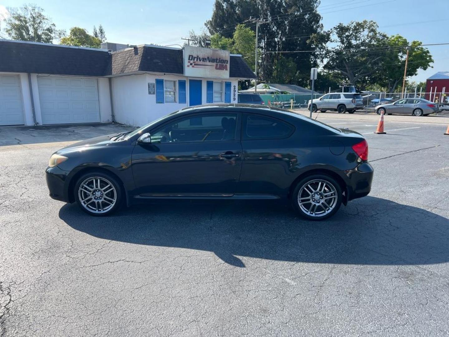 2007 BLACK SCION TC (JTKDE177170) with an 2.4L engine, Automatic transmission, located at 2929 9th St. West, Bradenton, 34205, (941) 242-2810, 27.473591, -82.570679 - Photo#4