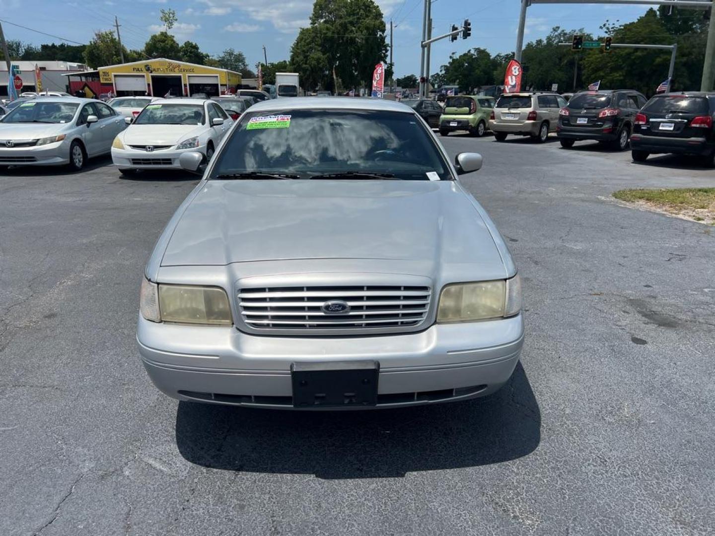 2003 SILVER FORD CROWN VICTORIA LX (2FAFP74W43X) with an 4.6L engine, Automatic transmission, located at 2929 9th St. West, Bradenton, 34205, (941) 242-2810, 27.473591, -82.570679 - Photo#3