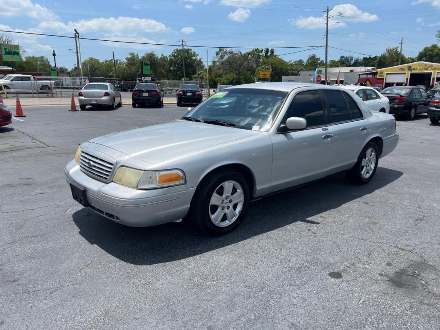 2003 SILVER FORD CROWN VICTORIA LX (2FAFP74W43X) with an 4.6L engine, Automatic transmission, located at 2929 9th St. West, Bradenton, 34205, (941) 242-2810, 27.473591, -82.570679 - Photo#4