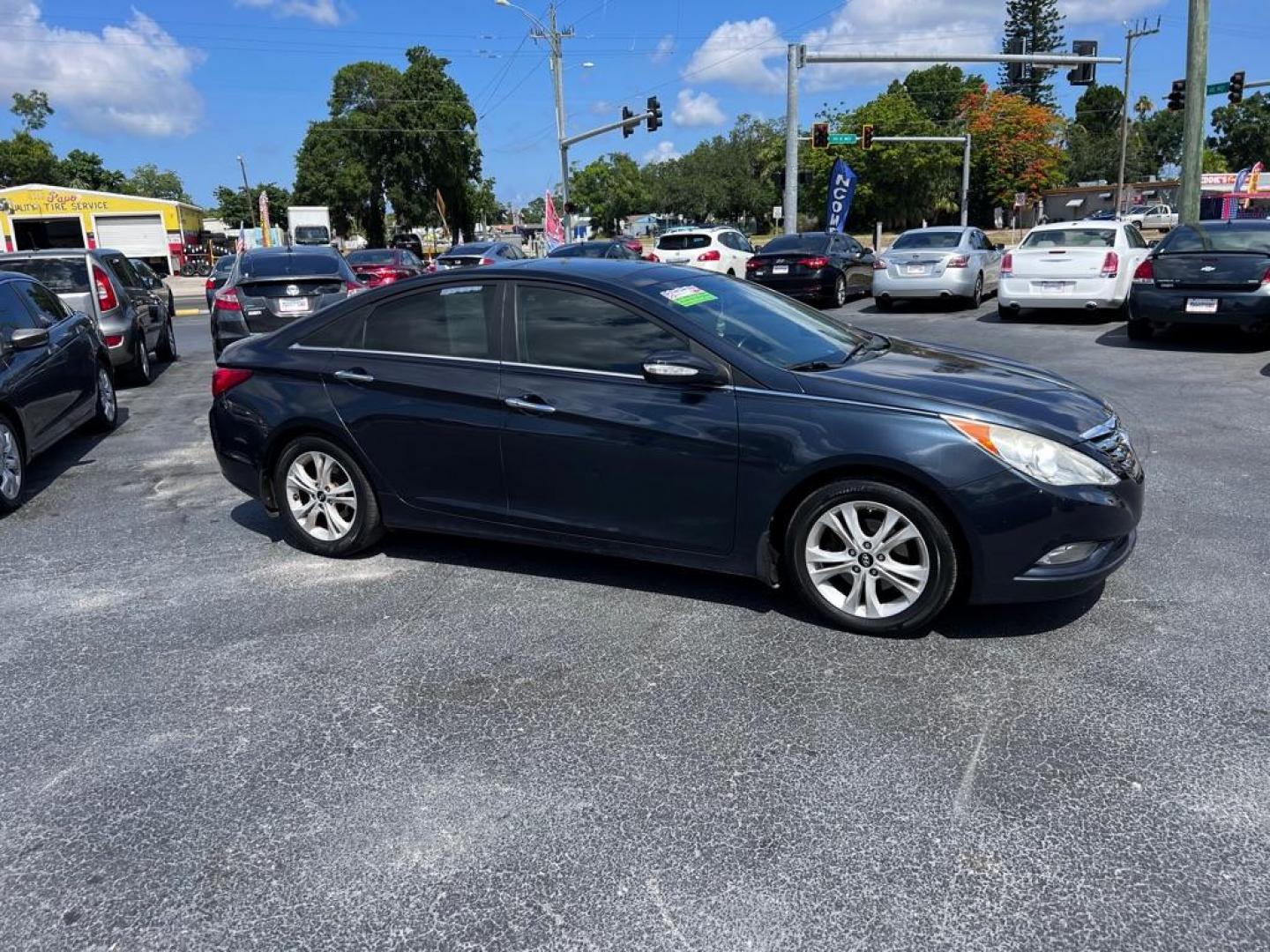 2013 BLUE HYUNDAI SONATA SE (5NPEC4ACXDH) with an 2.4L engine, Automatic transmission, located at 2929 9th St. West, Bradenton, 34205, (941) 242-2810, 27.473591, -82.570679 - Photo#0