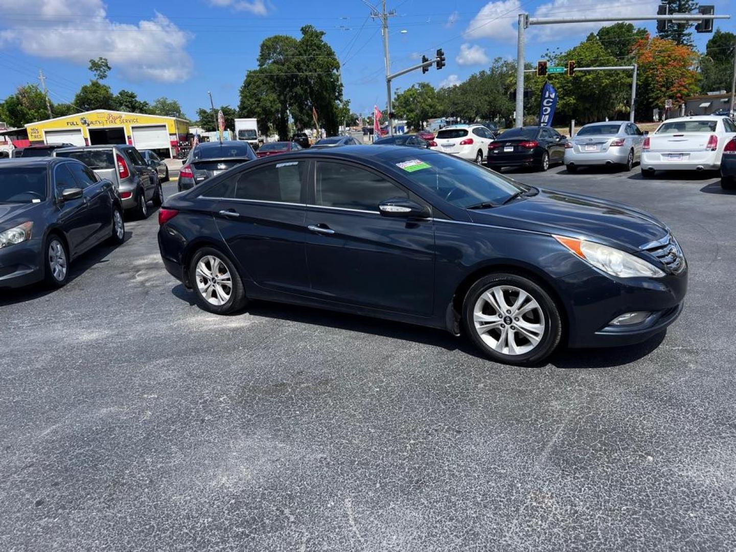 2013 BLUE HYUNDAI SONATA SE (5NPEC4ACXDH) with an 2.4L engine, Automatic transmission, located at 2929 9th St. West, Bradenton, 34205, (941) 242-2810, 27.473591, -82.570679 - Photo#1