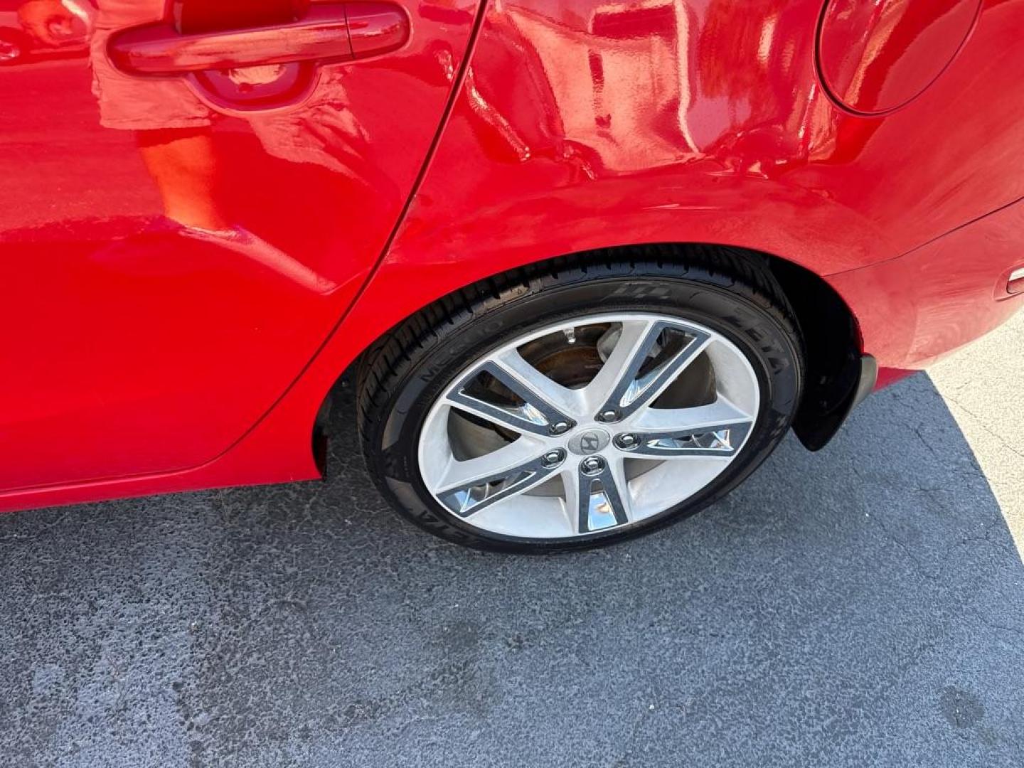 2009 RED HYUNDAI ELANTRA TOURING HATCHBACK (KMHDC86E49U) with an 2.0L engine, Automatic transmission, located at 2929 9th St. West, Bradenton, 34205, (941) 242-2810, 27.473591, -82.570679 - Thanks for inquring into DriveNation USA! All vehicles listed can be viewed at www.drivenationusa.com for vehicle history reports and additonal info. We cannot quote any terms such as down payments or monthly payments without an application. You can apply directly at www.drivenationusa.com or by con - Photo#9