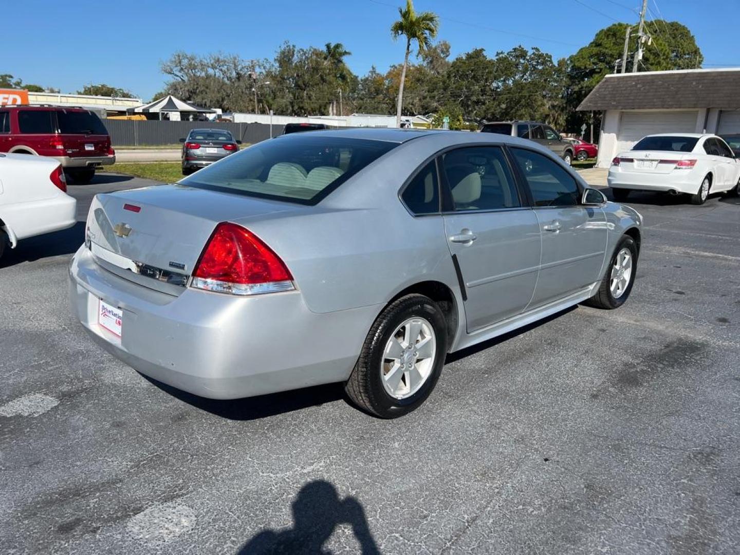 2011 SILVER CHEVROLET IMPALA LS (2G1WF5EK9B1) with an 3.5L engine, Automatic transmission, located at 2929 9th St. West, Bradenton, 34205, (941) 242-2810, 27.473591, -82.570679 - Photo#6