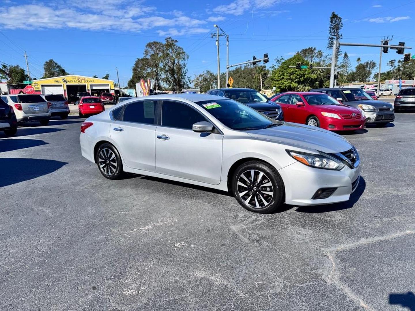 2014 SILVER NISSAN ALTIMA 2.5 (1N4AL3AP4EN) with an 2.5L engine, Continuously Variable transmission, located at 2929 9th St. West, Bradenton, 34205, (941) 242-2810, 27.473591, -82.570679 - Photo#0