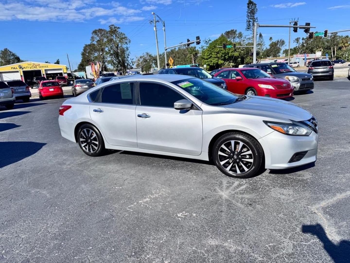 2014 SILVER NISSAN ALTIMA 2.5 (1N4AL3AP4EN) with an 2.5L engine, Continuously Variable transmission, located at 2929 9th St. West, Bradenton, 34205, (941) 242-2810, 27.473591, -82.570679 - Photo#1