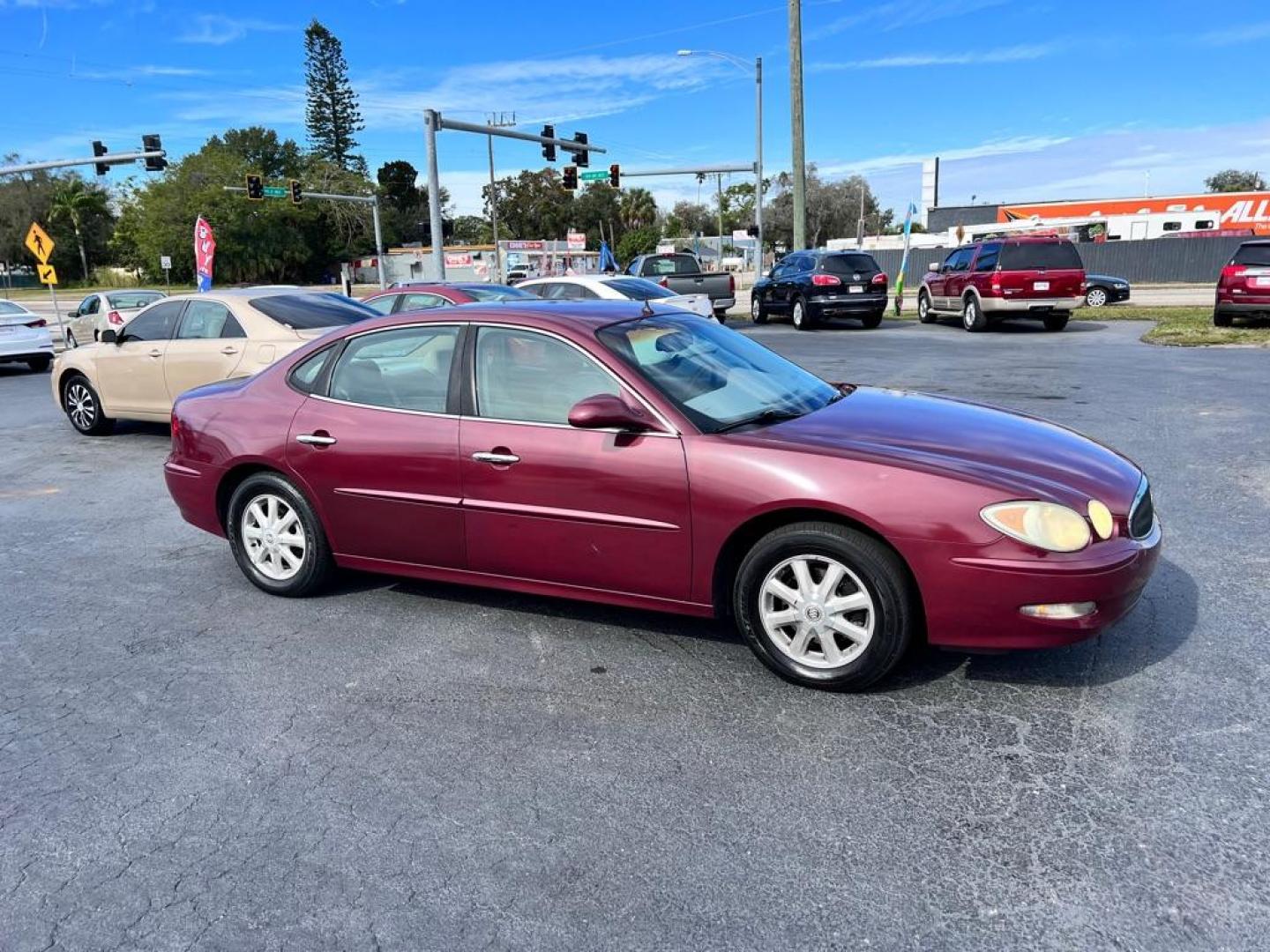 2005 MAROON BUICK LACROSSE CXL (2G4WD532451) with an 3.8L engine, Automatic transmission, located at 2929 9th St. West, Bradenton, 34205, (941) 242-2810, 27.473591, -82.570679 - Photo#0