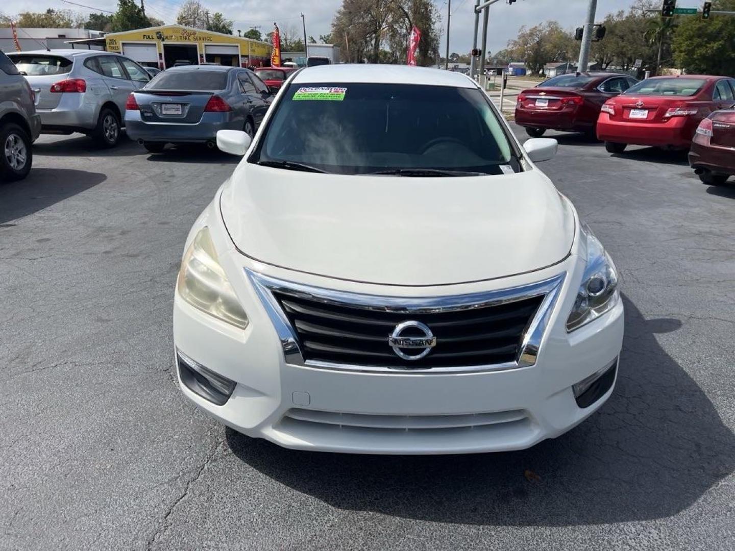 2013 WHITE NISSAN ALTIMA 2.5 (1N4AL3AP1DC) with an 2.5L engine, Continuously Variable transmission, located at 2929 9th St. West, Bradenton, 34205, (941) 242-2810, 27.473591, -82.570679 - Photo#3