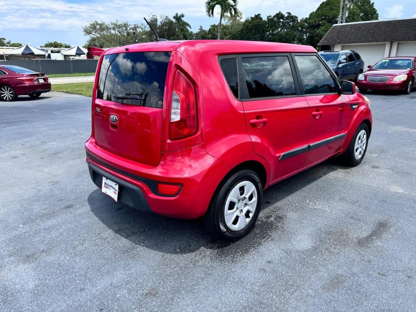 2013 RED KIA SOUL (KNDJT2A50D7) with an 1.6L engine, Automatic transmission, located at 2929 9th St. West, Bradenton, 34205, (941) 242-2810, 27.473591, -82.570679 - Thanks for inquring into DriveNation USA! All vehicles listed can be viewed at www.drivenationusa.com for vehicle history reports and additonal info. We cannot quote any terms such as down payments or monthly payments without an application. You can apply directly at www.drivenationusa.com or by con - Photo#5