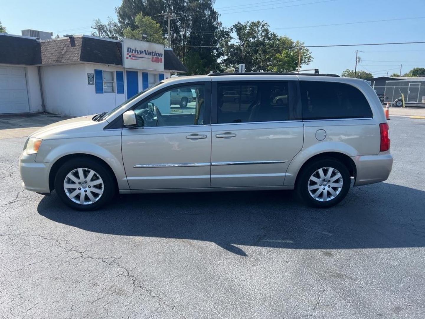 2014 TAN CHRYSLER TOWN and COUNTRY TOURING (2C4RC1BG8ER) with an 3.6L engine, Automatic transmission, located at 2929 9th St. West, Bradenton, 34205, (941) 242-2810, 27.473591, -82.570679 - Photo#4