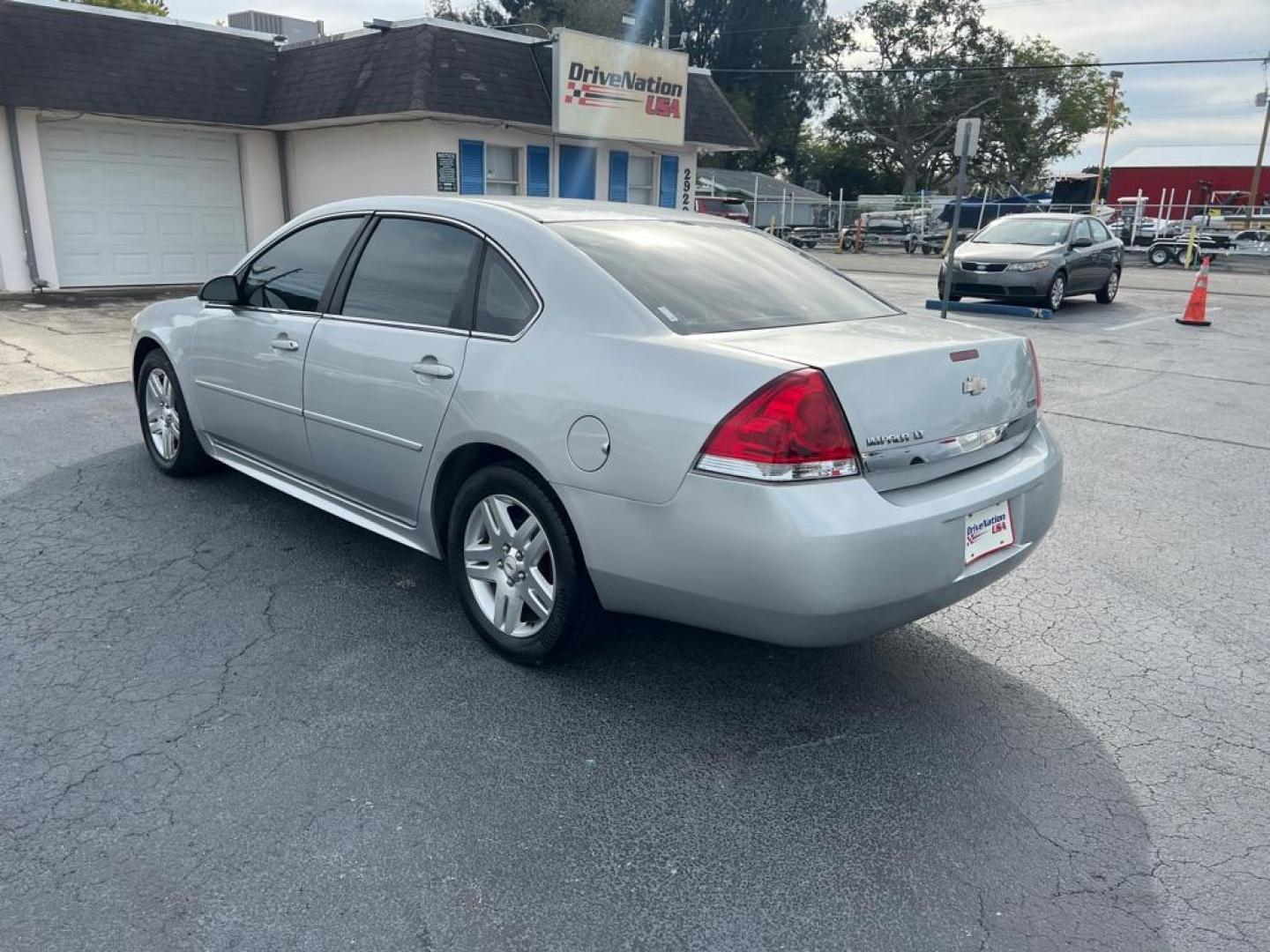 2011 SILVER CHEVROLET IMPALA LT (2G1WG5EK6B1) with an 3.5L engine, Automatic transmission, located at 2929 9th St. West, Bradenton, 34205, (941) 242-2810, 27.473591, -82.570679 - Photo#5