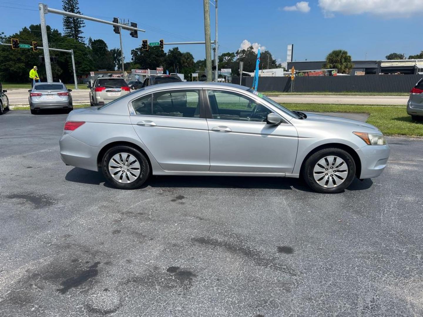 2009 BLUE HONDA ACCORD LX (1HGCP263X9A) with an 2.4L engine, Automatic transmission, located at 2929 9th St. West, Bradenton, 34205, (941) 242-2810, 27.473591, -82.570679 - Photo#8