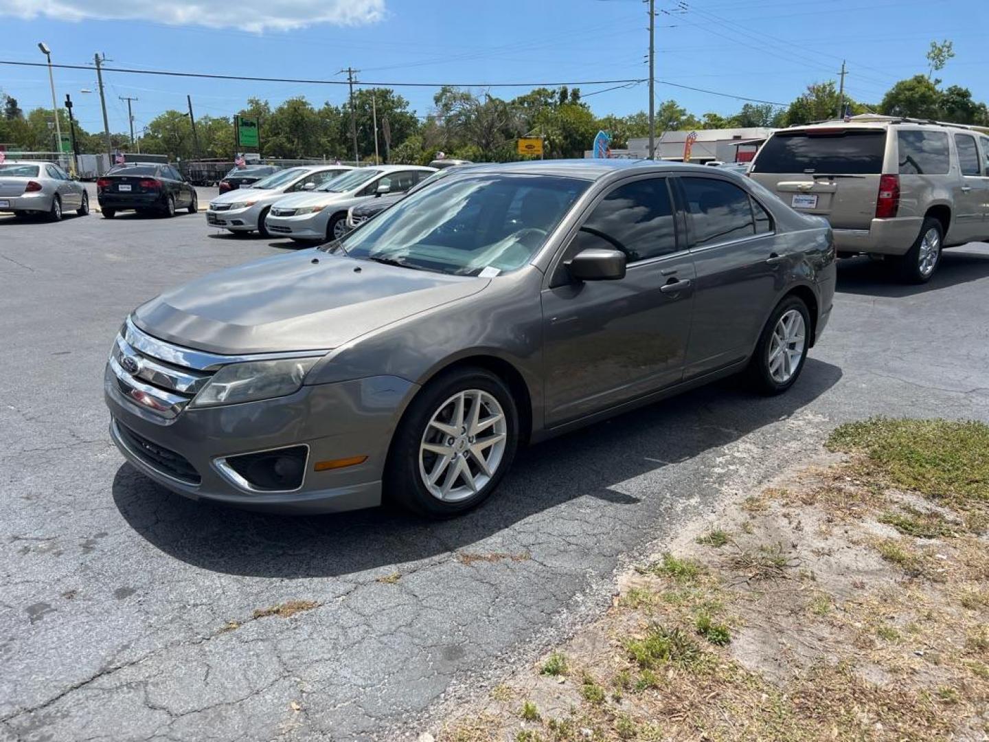 2012 GRAY FORD FUSION SEL (3FAHP0JA2CR) with an 2.5L engine, Automatic transmission, located at 2929 9th St. West, Bradenton, 34205, (941) 242-2810, 27.473591, -82.570679 - Photo#3