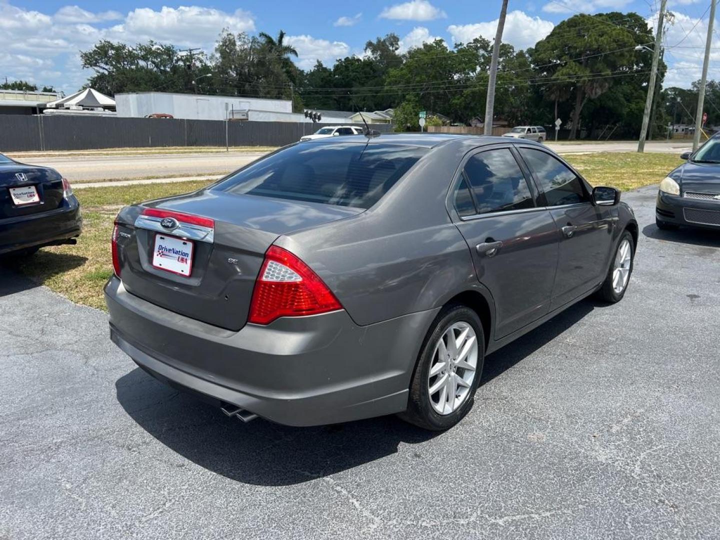 2012 GRAY FORD FUSION SEL (3FAHP0JA2CR) with an 2.5L engine, Automatic transmission, located at 2929 9th St. West, Bradenton, 34205, (941) 242-2810, 27.473591, -82.570679 - Photo#5