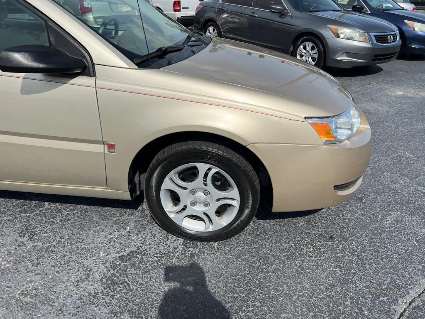 2005 TAN SATURN ION LEVEL 2 (1G8AJ52F15Z) with an 2.2L engine, Automatic transmission, located at 2929 9th St. West, Bradenton, 34205, (941) 242-2810, 27.473591, -82.570679 - Photo#9