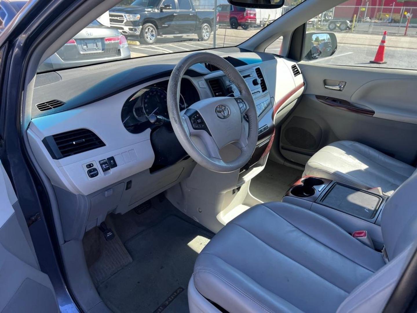 2013 BLUE TOYOTA SIENNA XLE (5TDYK3DC2DS) with an 3.5L engine, Automatic transmission, located at 2929 9th St. West, Bradenton, 34205, (941) 242-2810, 27.473591, -82.570679 - Photo#9