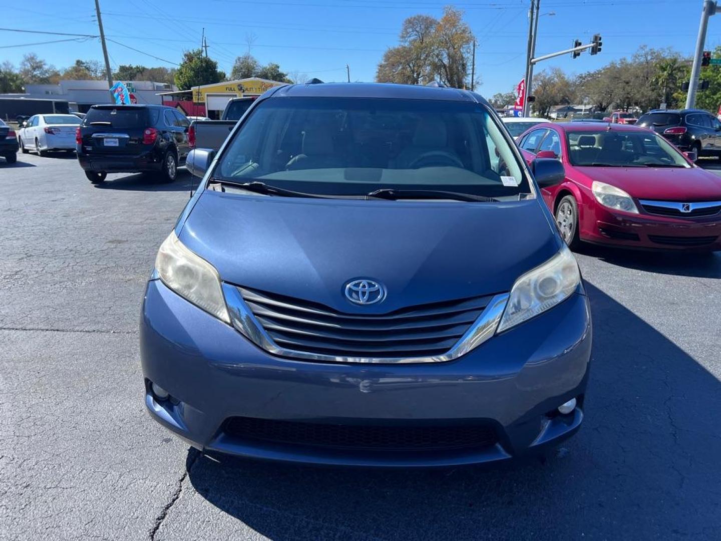 2013 BLUE TOYOTA SIENNA XLE (5TDYK3DC2DS) with an 3.5L engine, Automatic transmission, located at 2929 9th St. West, Bradenton, 34205, (941) 242-2810, 27.473591, -82.570679 - Photo#3