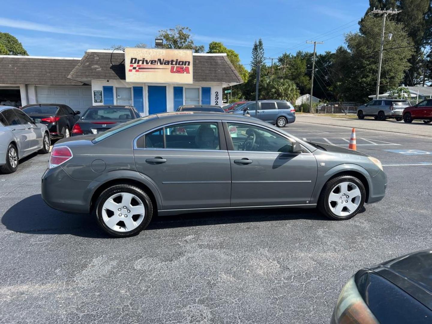 2008 GRAY SATURN AURA XE (1G8ZS57N98F) with an 3.5L engine, Automatic transmission, located at 2929 9th St. West, Bradenton, 34205, (941) 242-2810, 27.473591, -82.570679 - Photo#7