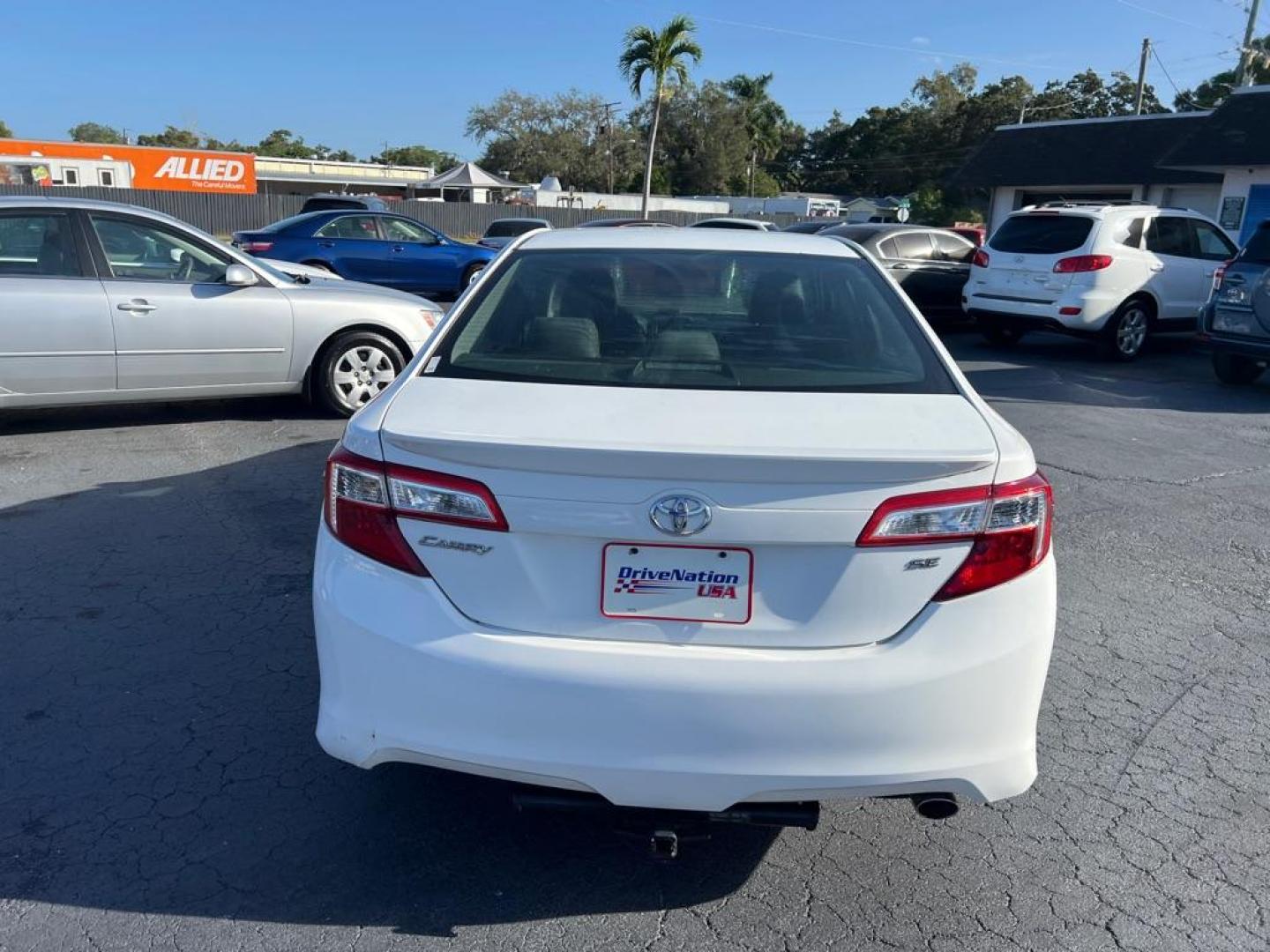 2012 WHITE TOYOTA CAMRY SE (4T1BF1FK0CU) with an 2.5L engine, Automatic transmission, located at 2929 9th St. West, Bradenton, 34205, (941) 242-2810, 27.473591, -82.570679 - Photo#5