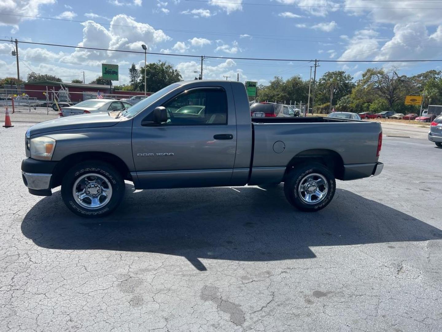 2006 GRAY DODGE RAM 1500 ST (1D7HA16K36J) with an 3.7L engine, Automatic transmission, located at 2929 9th St. West, Bradenton, 34205, (941) 242-2810, 27.473591, -82.570679 - Photo#4