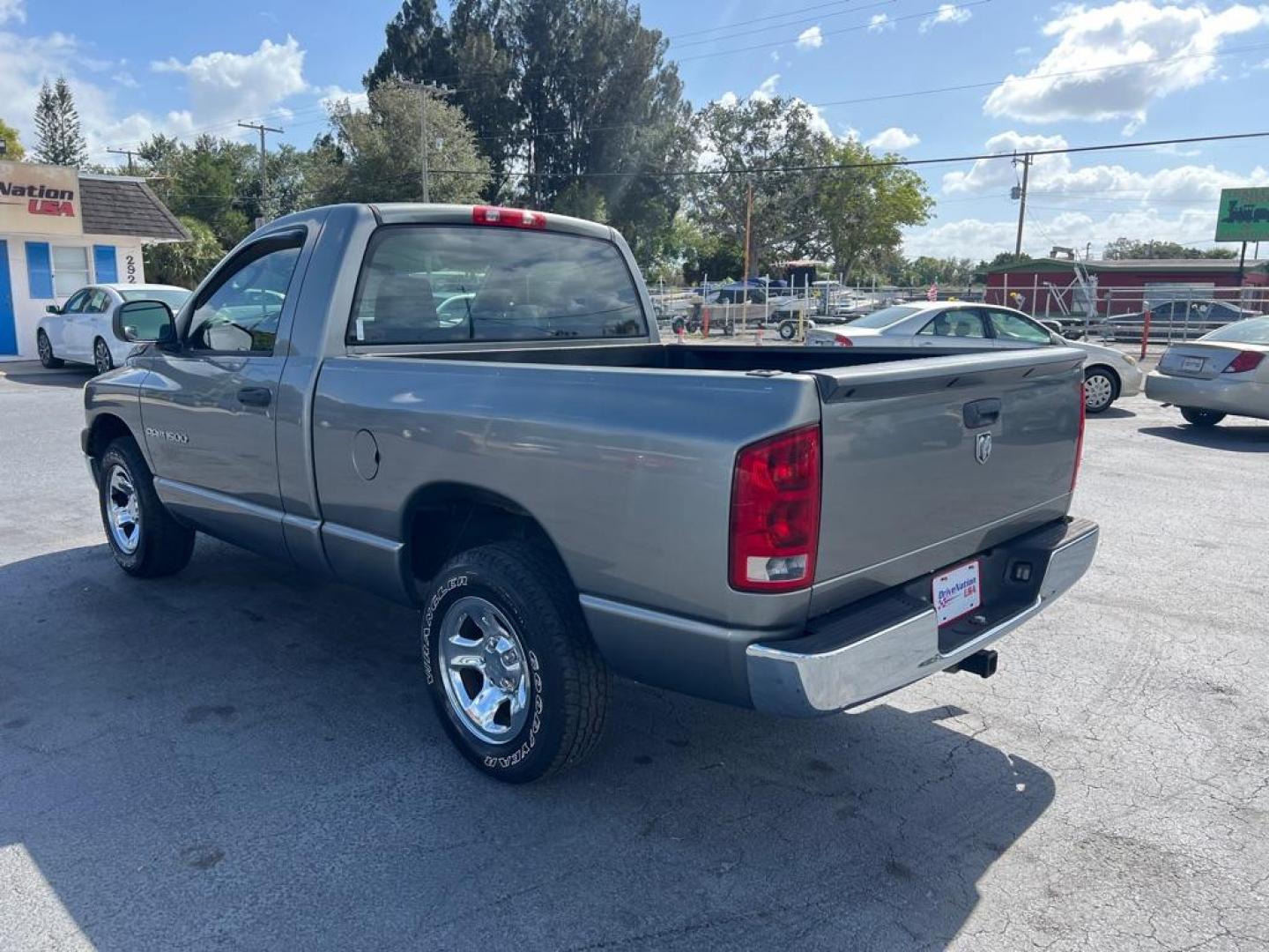 2006 GRAY DODGE RAM 1500 ST (1D7HA16K36J) with an 3.7L engine, Automatic transmission, located at 2929 9th St. West, Bradenton, 34205, (941) 242-2810, 27.473591, -82.570679 - Photo#5