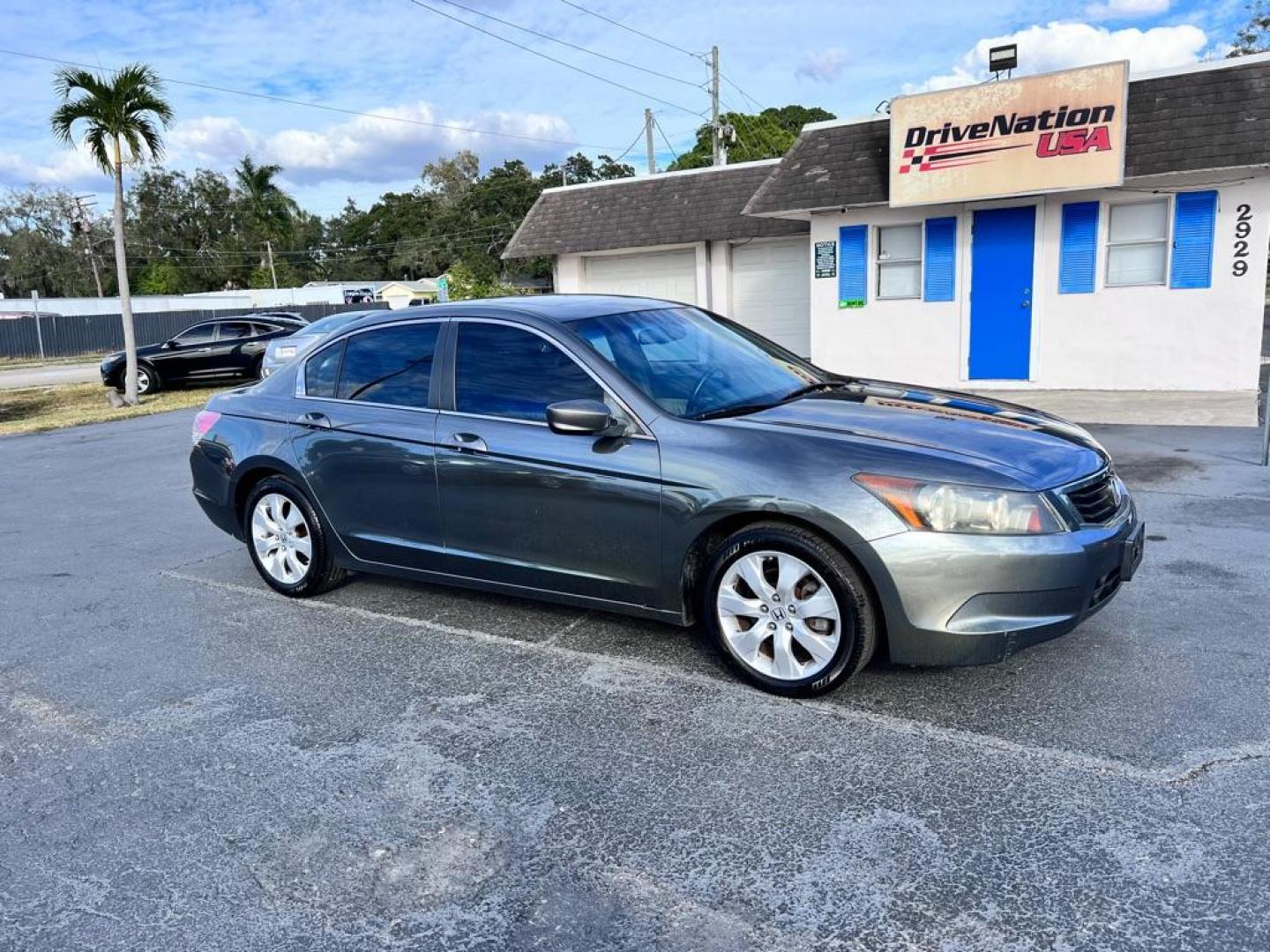 2009 GRAY HONDA ACCORD EXL (1HGCP26889A) with an 2.4L engine, Automatic transmission, located at 2929 9th St. West, Bradenton, 34205, (941) 242-2810, 27.473591, -82.570679 - Photo#1