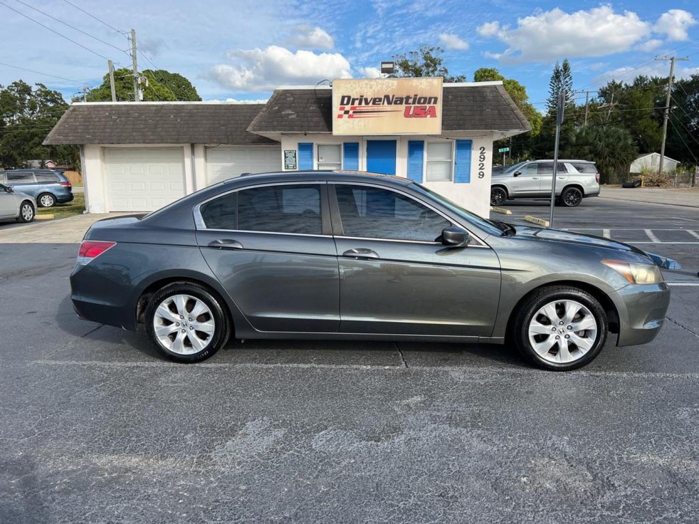 2009 GRAY HONDA ACCORD EXL (1HGCP26889A) with an 2.4L engine, Automatic transmission, located at 2929 9th St. West, Bradenton, 34205, (941) 242-2810, 27.473591, -82.570679 - Photo#8