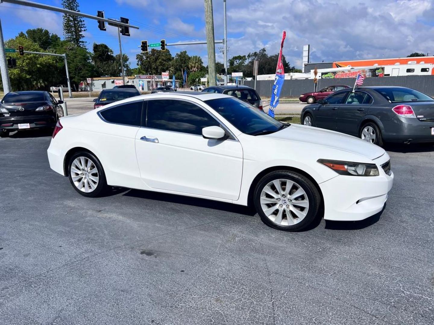 2008 WHITE HONDA ACCORD EXL (1HGCS228X8A) with an 3.5L engine, Automatic transmission, located at 2929 9th St. West, Bradenton, 34205, (941) 242-2810, 27.473591, -82.570679 - Photo#1