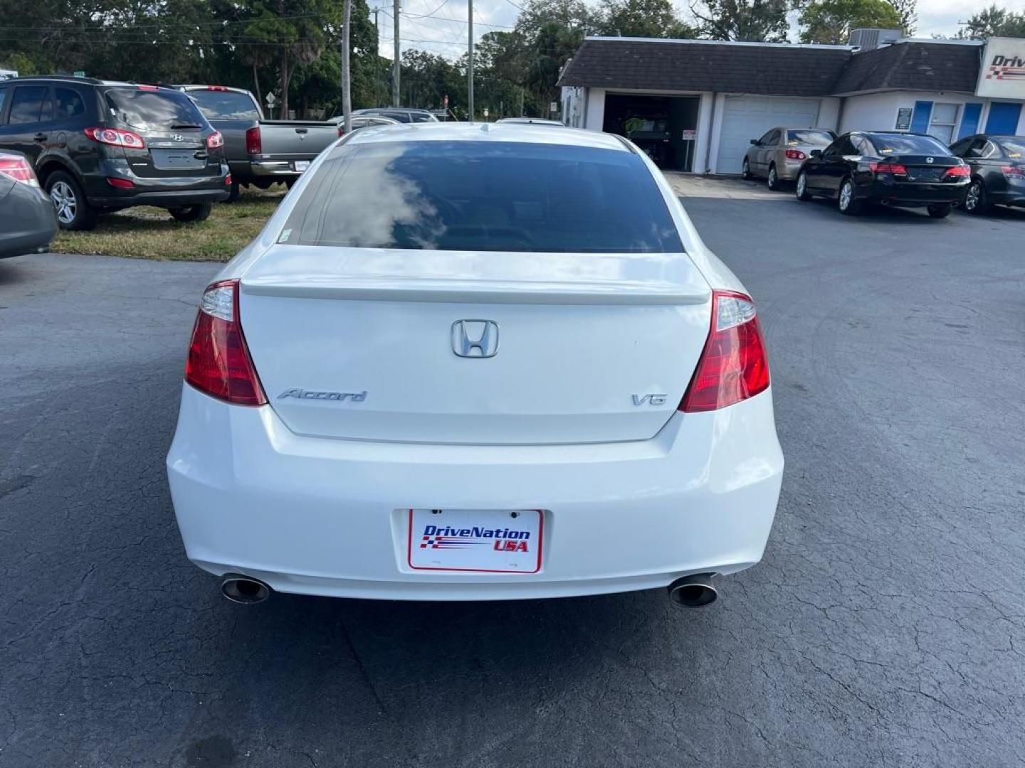 2008 WHITE HONDA ACCORD EXL (1HGCS228X8A) with an 3.5L engine, Automatic transmission, located at 2929 9th St. West, Bradenton, 34205, (941) 242-2810, 27.473591, -82.570679 - Photo#6