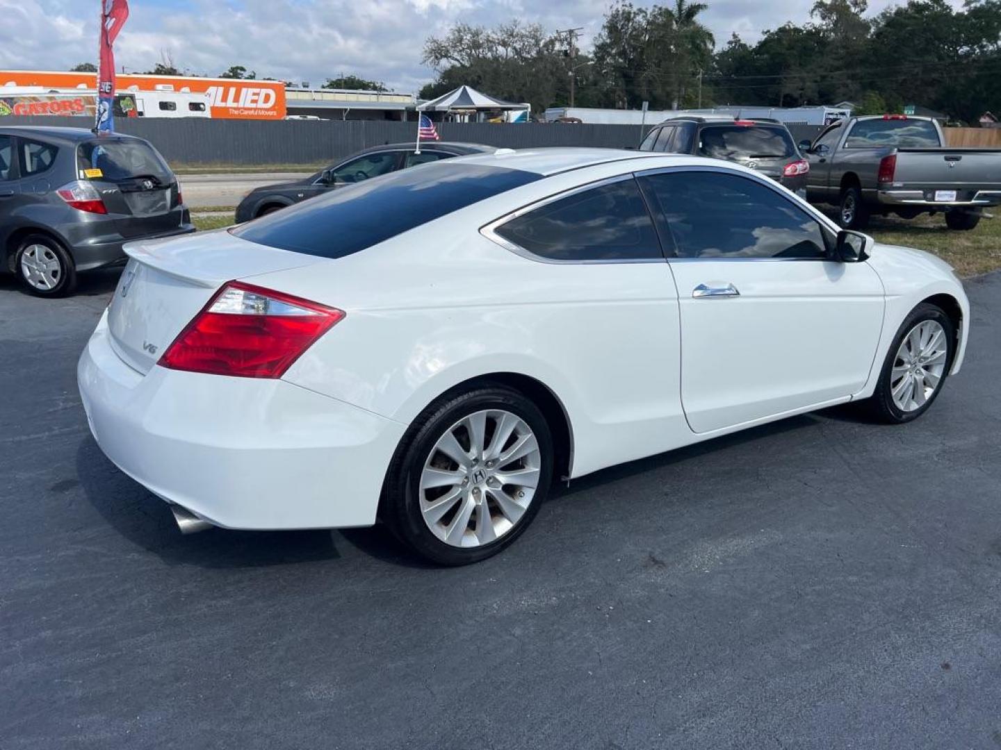 2008 WHITE HONDA ACCORD EXL (1HGCS228X8A) with an 3.5L engine, Automatic transmission, located at 2929 9th St. West, Bradenton, 34205, (941) 242-2810, 27.473591, -82.570679 - Photo#7