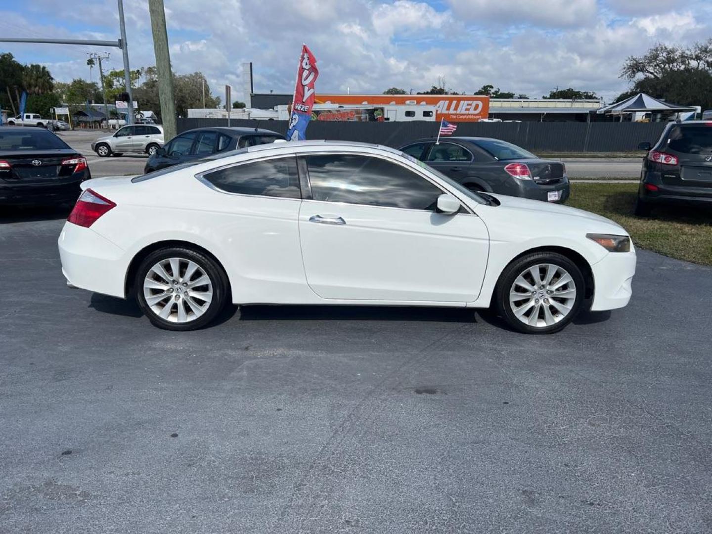 2008 WHITE HONDA ACCORD EXL (1HGCS228X8A) with an 3.5L engine, Automatic transmission, located at 2929 9th St. West, Bradenton, 34205, (941) 242-2810, 27.473591, -82.570679 - Photo#8