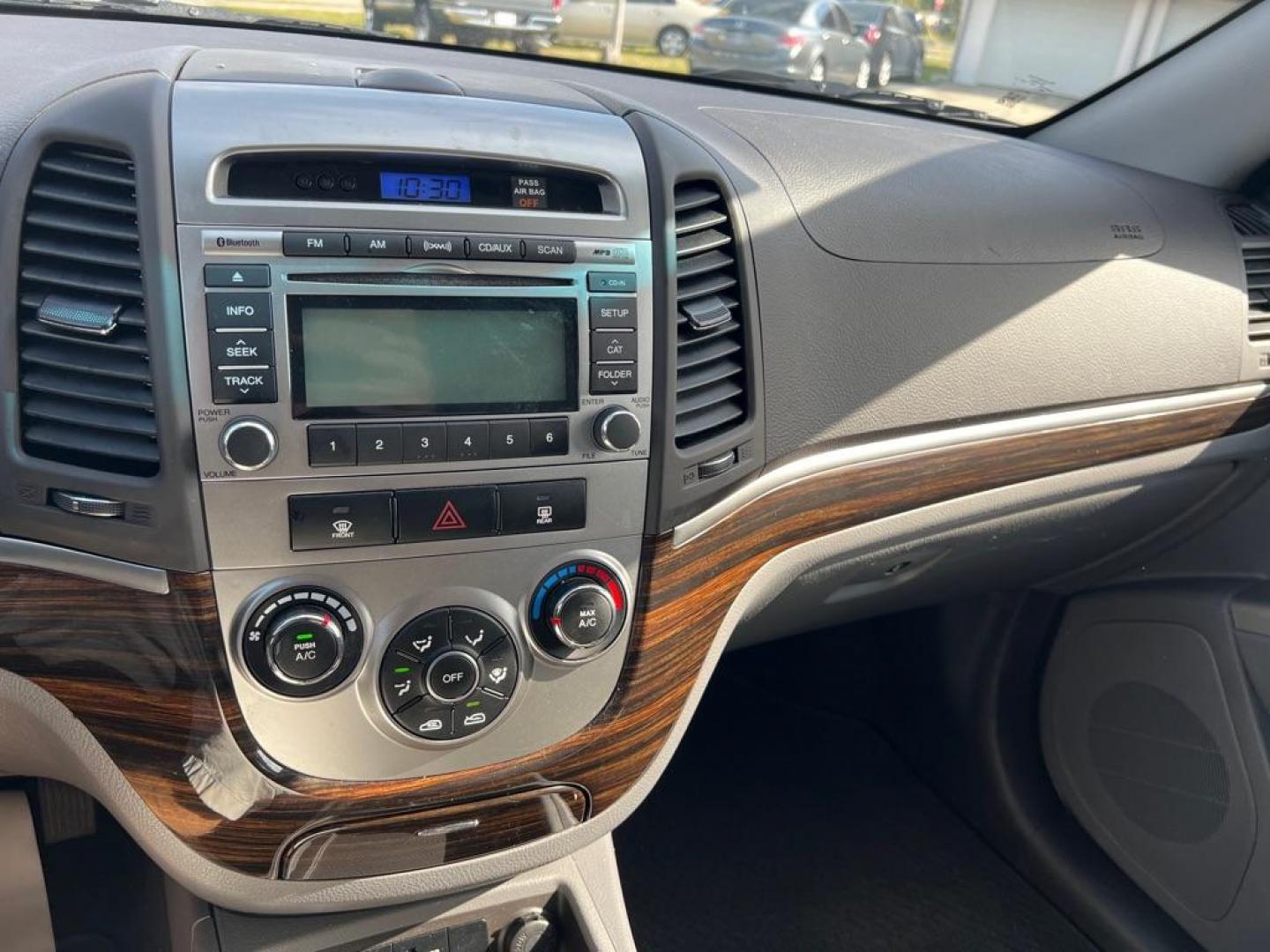 2012 WHITE HYUNDAI SANTA FE GLS (5XYZG4AGXCG) with an 3.5L engine, Automatic transmission, located at 2929 9th St. West, Bradenton, 34205, (941) 242-2810, 27.473591, -82.570679 - Photo#14