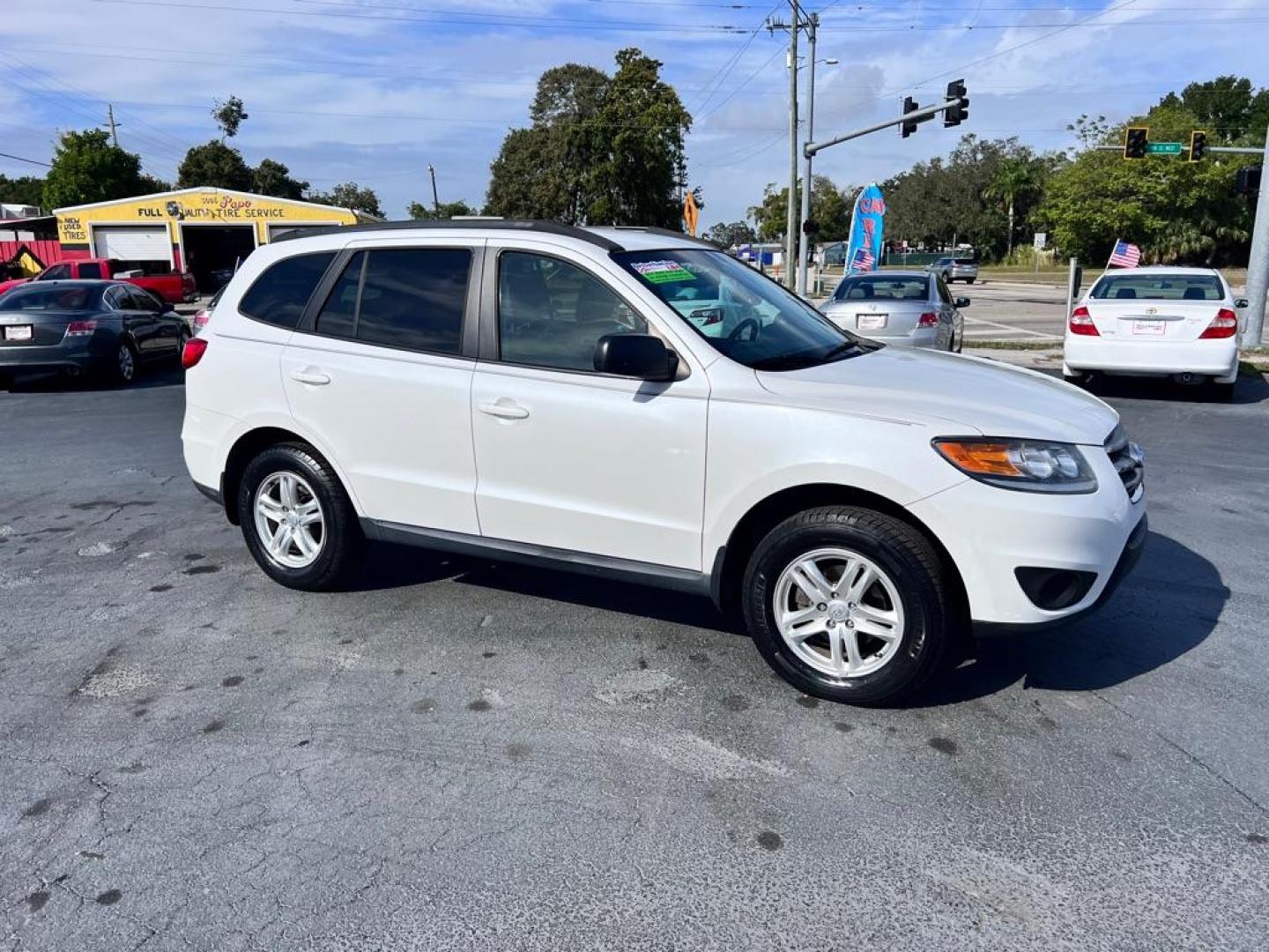 2012 WHITE HYUNDAI SANTA FE GLS (5XYZG4AGXCG) with an 3.5L engine, Automatic transmission, located at 2929 9th St. West, Bradenton, 34205, (941) 242-2810, 27.473591, -82.570679 - Photo#1