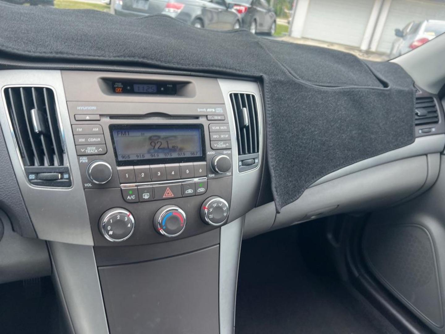 2010 BLUE HYUNDAI SONATA GLS (5NPET4AC3AH) with an 2.4L engine, Automatic transmission, located at 2929 9th St. West, Bradenton, 34205, (941) 242-2810, 27.473591, -82.570679 - Photo#13